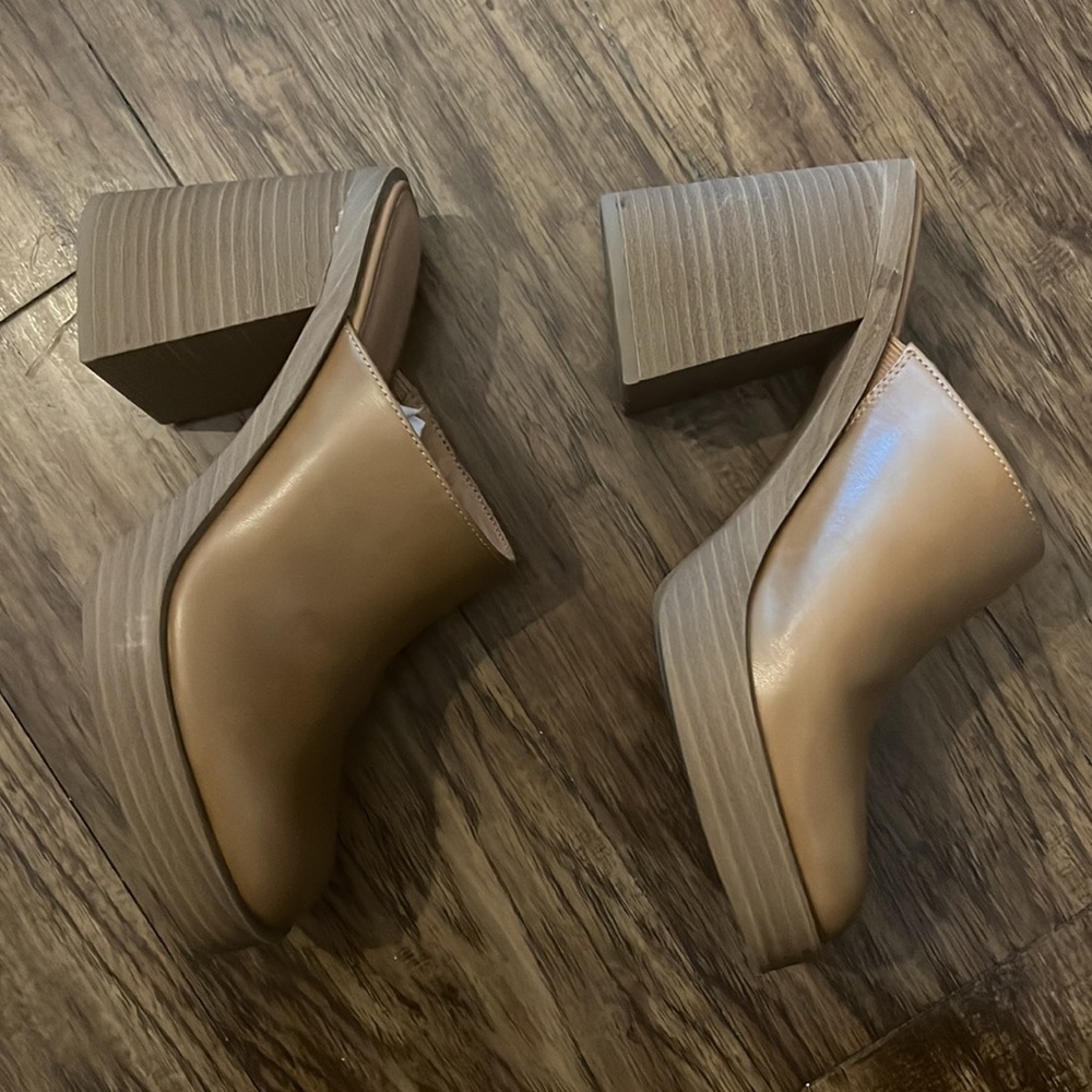 Universal Threads Clog Heels - image 2